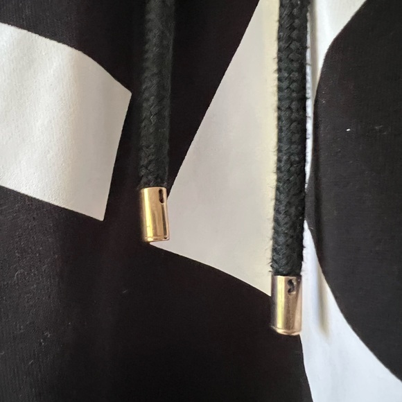 NEW🌟Elly Pistol Black Hoodie - Picture 6 of 9